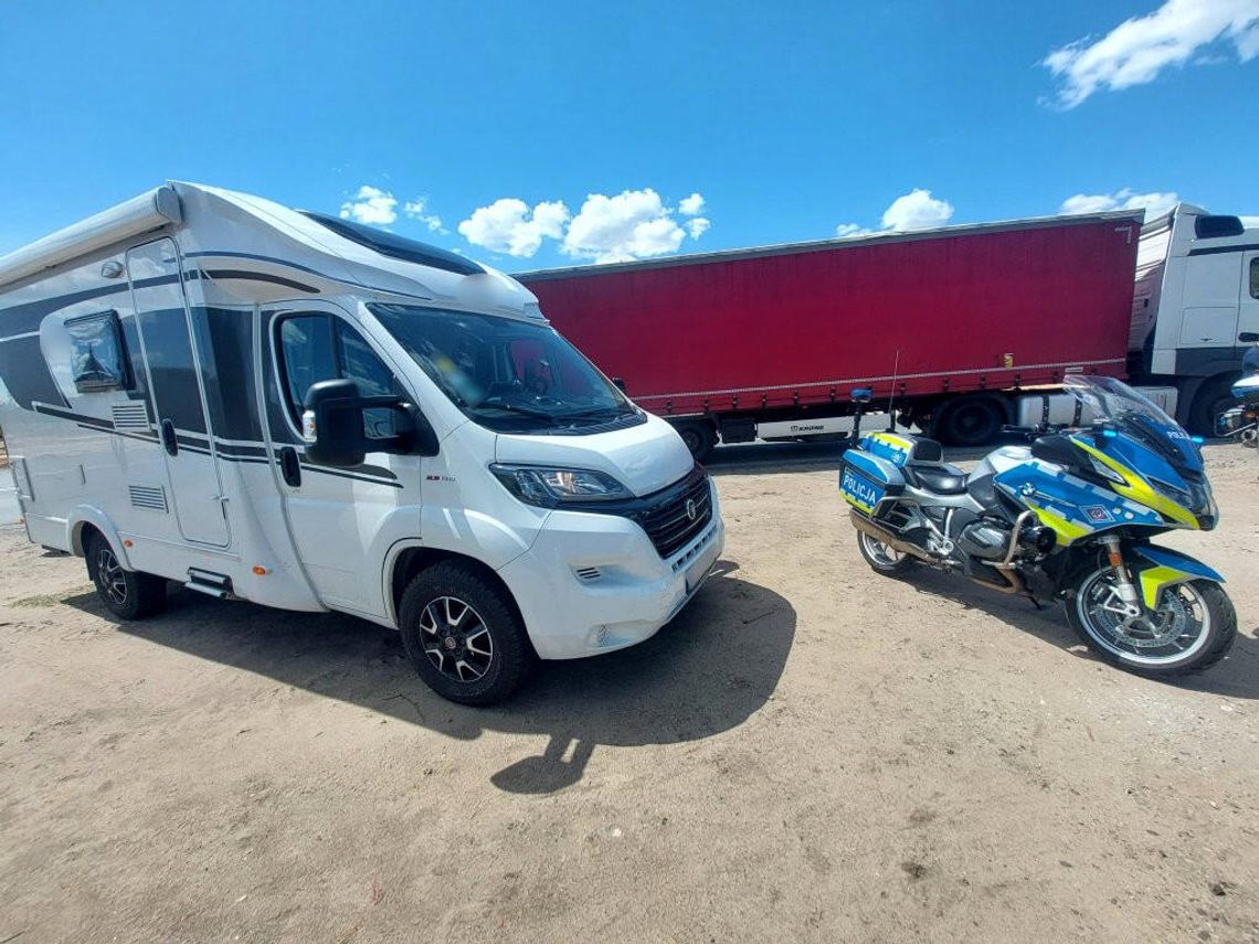 Bydgoscy policjanci odzyskali kampera skradzionego na terenie Niemiec i zatrzymali 45-letniego pasera