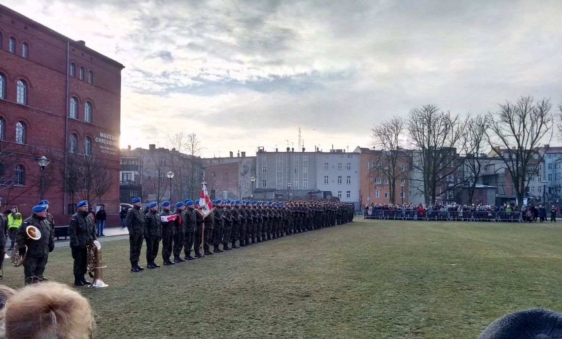 Bydgoska policja włączyła się w uroczystość przysięgi wojskowej żołnierzy obrony terytorialnej