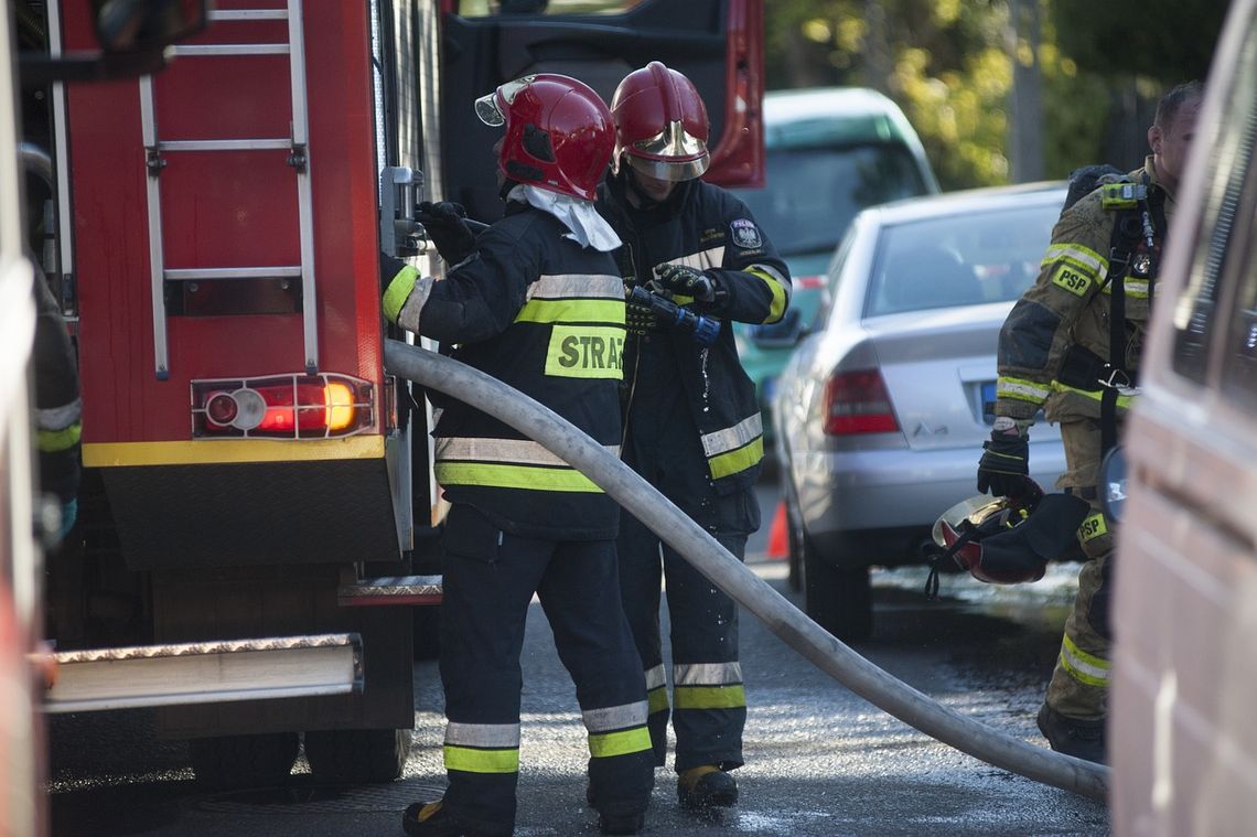 Bydgoszcz: Strażacy wydobyli z Wisły ciało mężczyzny