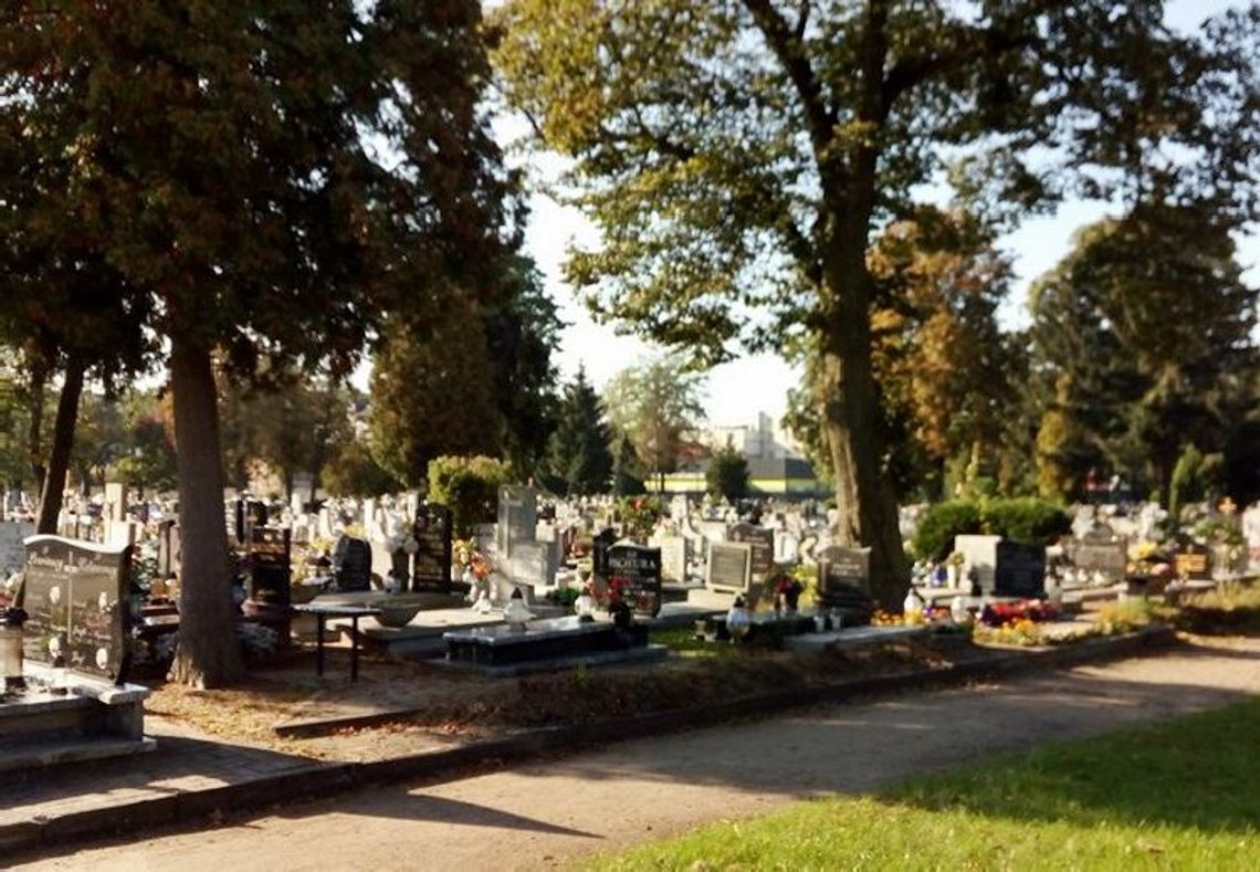Cmentarz przy Wiślanej z nową instalacją wodociągową
