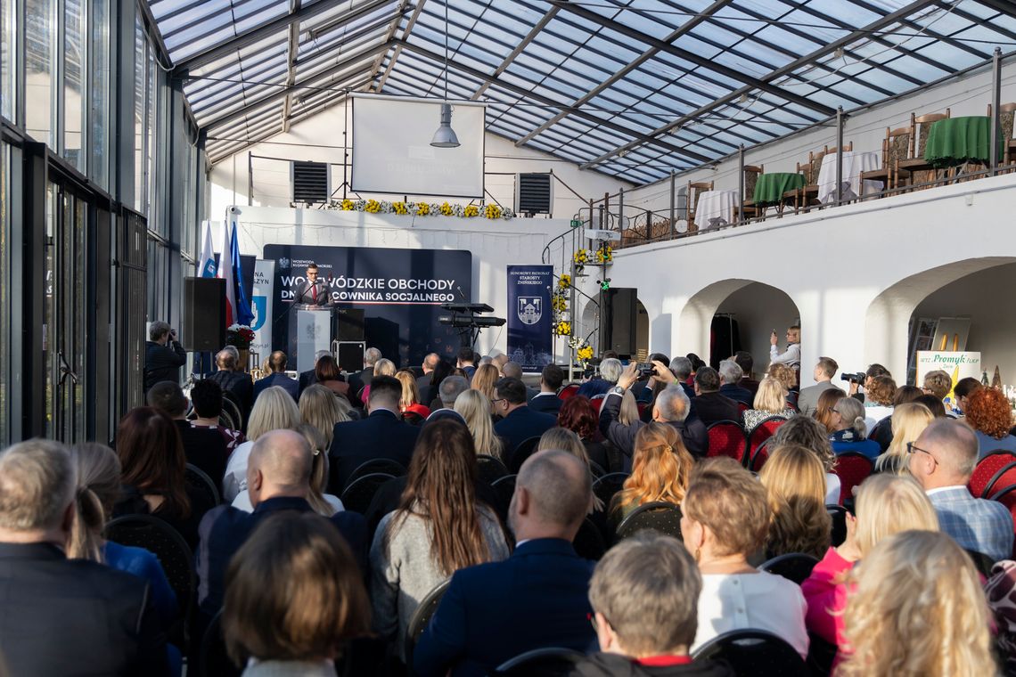 II Wojewódzkie Obchody Dnia Pracownika Socjalnego w Pałacu Lubostroń II Wojewódzkie Obchody Dnia Pracownika Socjalnego w Pałacu Lubostroń