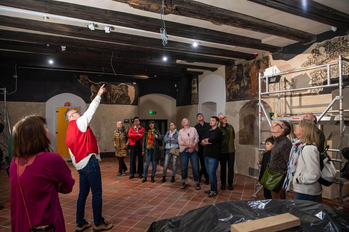 Jakie tajemnice skrywał przez ponad wiek klasztorny refektarz? Muzeum Okręgowe pokaże ocalony przez konserwatorów unikat na skalę Polski