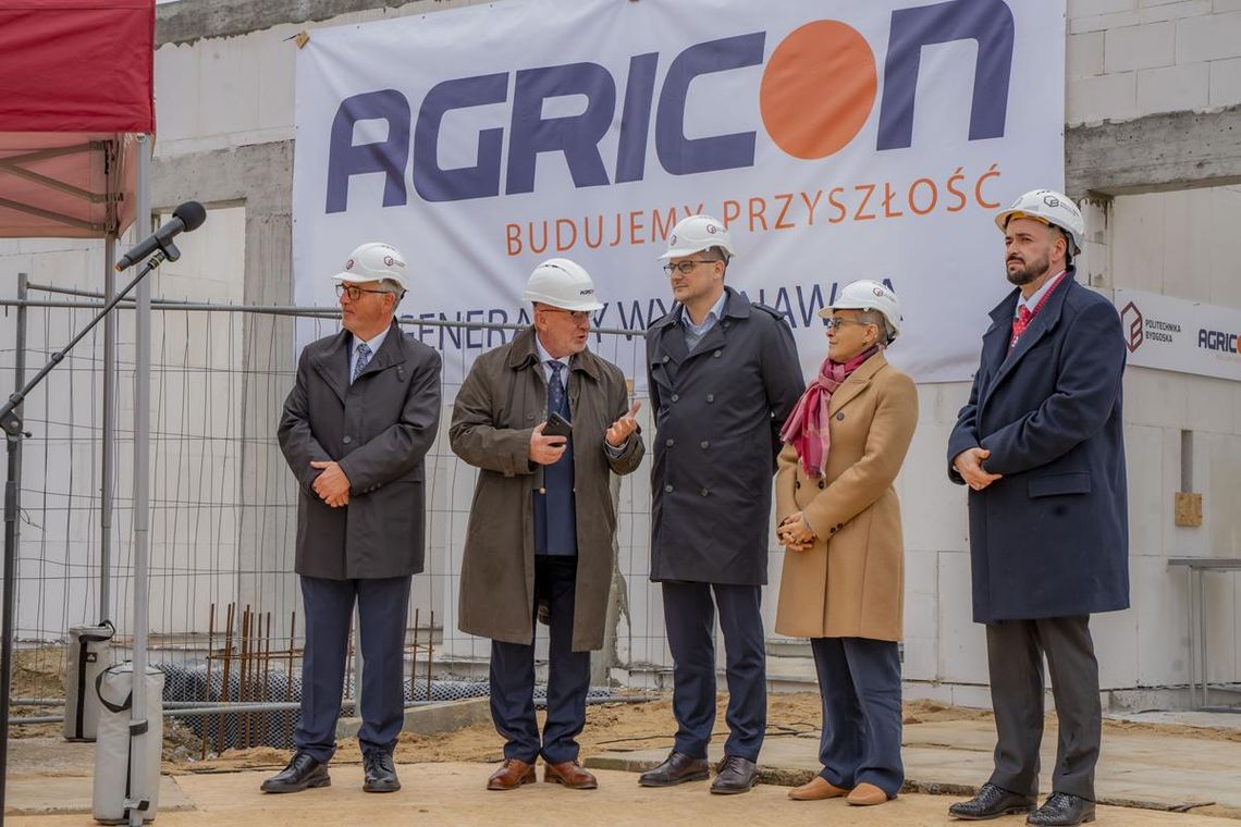 Kamień węgielny pod budowę Centrum Drobiarstwa Politechniki Bydgoskiej w Minikowie Kamień węgielny pod budowę Centrum Drobiarstwa Politechniki Bydgoskiej w Minikowie