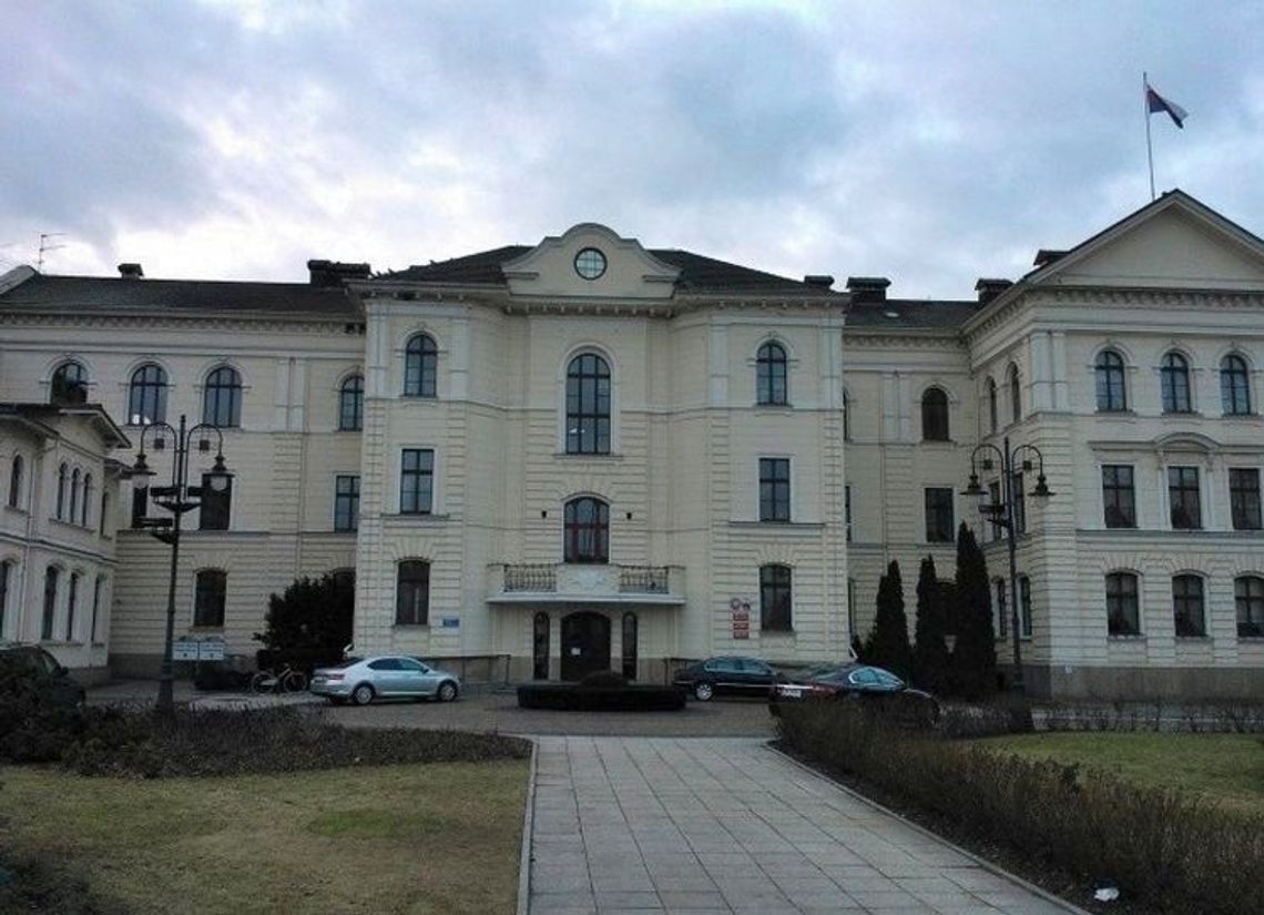 Konkurs na projekt i wykonanie muralu upamiętniającego Leonarda Pietraszaka Konkurs na projekt i wykonanie muralu upamiętniającego Leonarda Pietraszaka