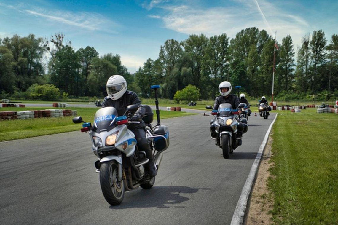 Kujawsko-pomorskie: Motocykliści wracają na drogi - policjanci przypominają o zasadach bezpieczeństwa