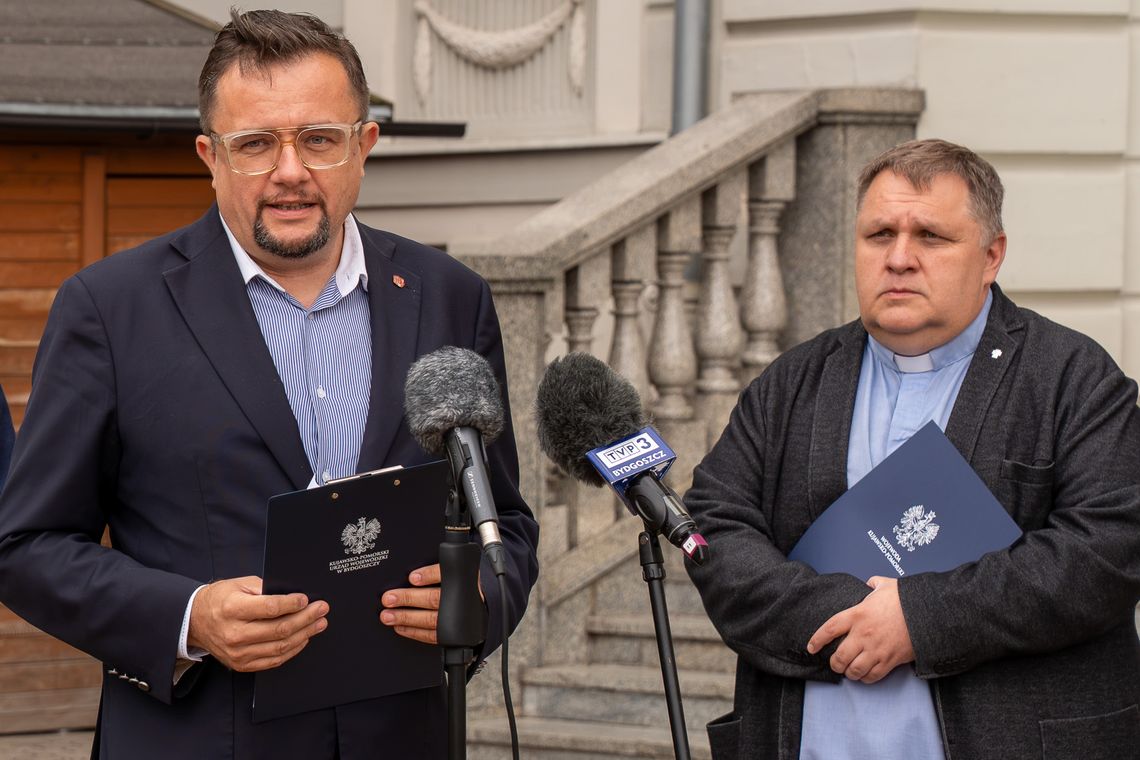Milion złotych na wsparcie potrzebującym w regionie. Wyniki konkursu Wojewody ofert na zadania z zakresu pomocy społecznej Milion złotych na wsparcie potrzebującym w regionie. Wyniki konkursu Wojewody ofert na zadania z zakresu pomocy społecznej
