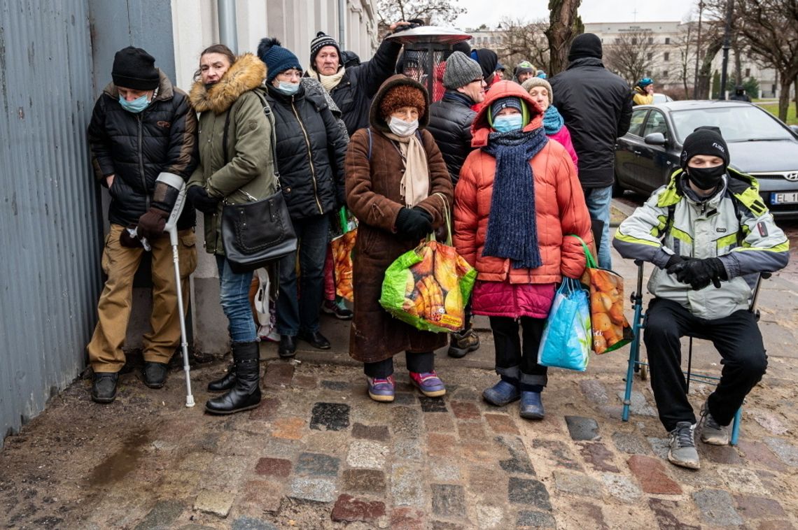 Minister Maląg: Przyznaliśmy 4,9 mln zł na pomoc bezdomnym