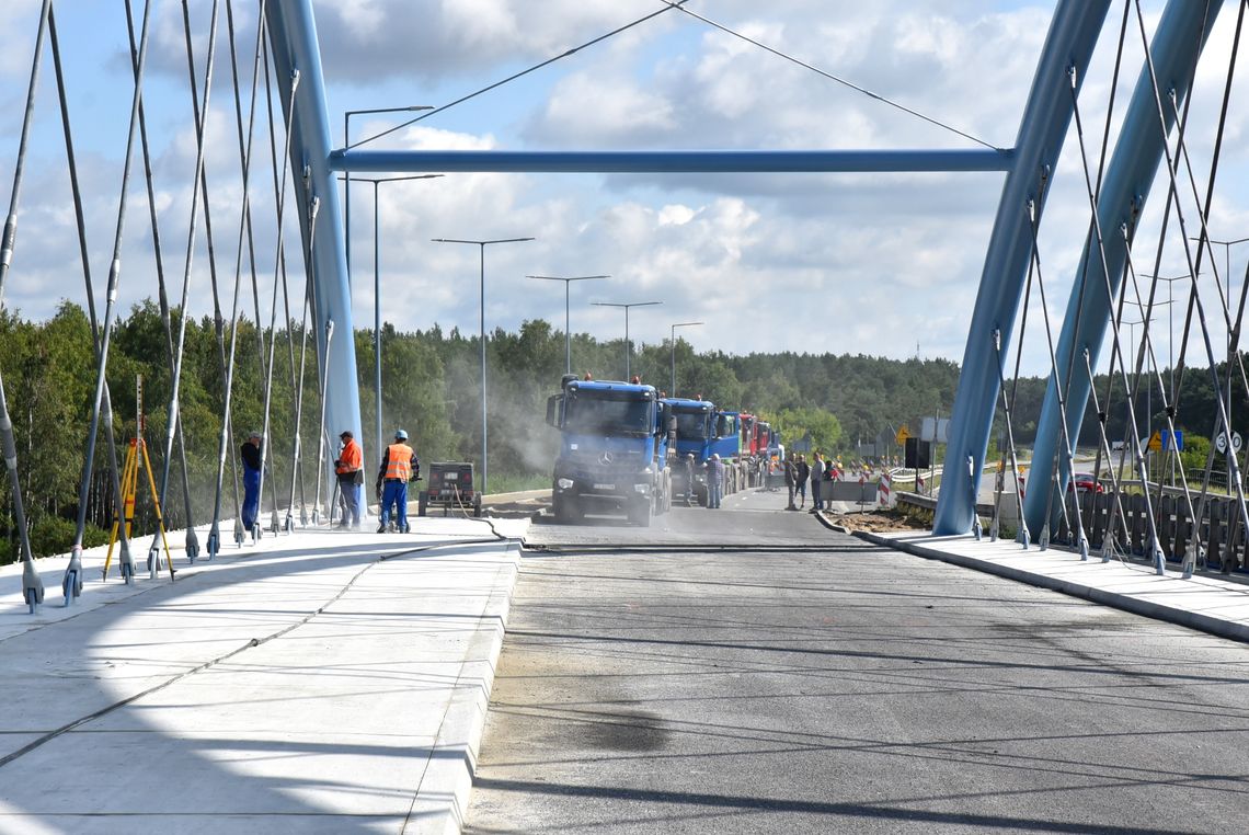 Most im. J. Nowaka –Jeziorańskiego przeszedł próby obciążeniowe