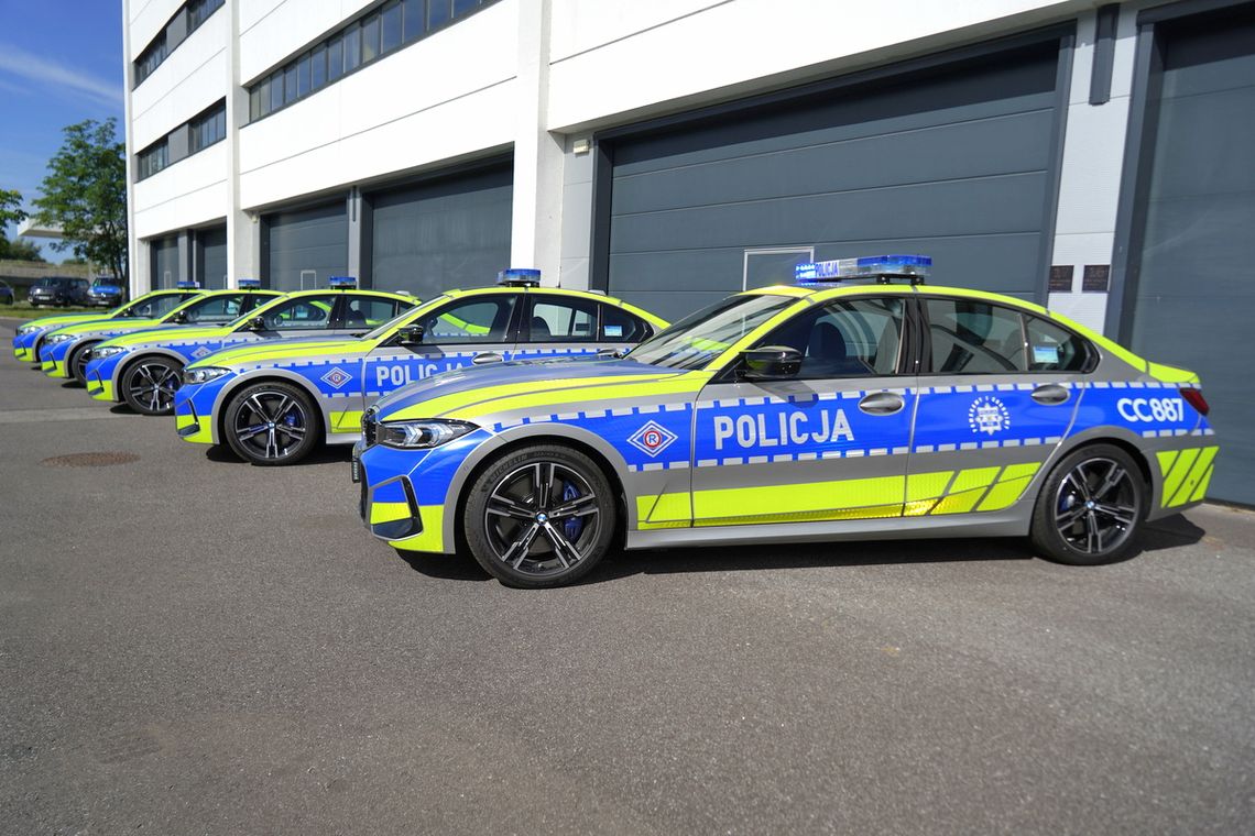 Nowe radiowozy BMW M340i xDrive trafiły do komend miejskich i powiatowych Nowe radiowozy BMW M340i xDrive trafiły do komend miejskich i powiatowych