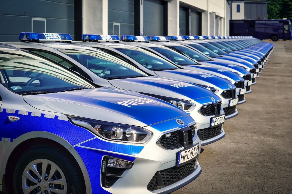 Nowe samochody marki kia ceed dla kujawsko-pomorskiej policji 