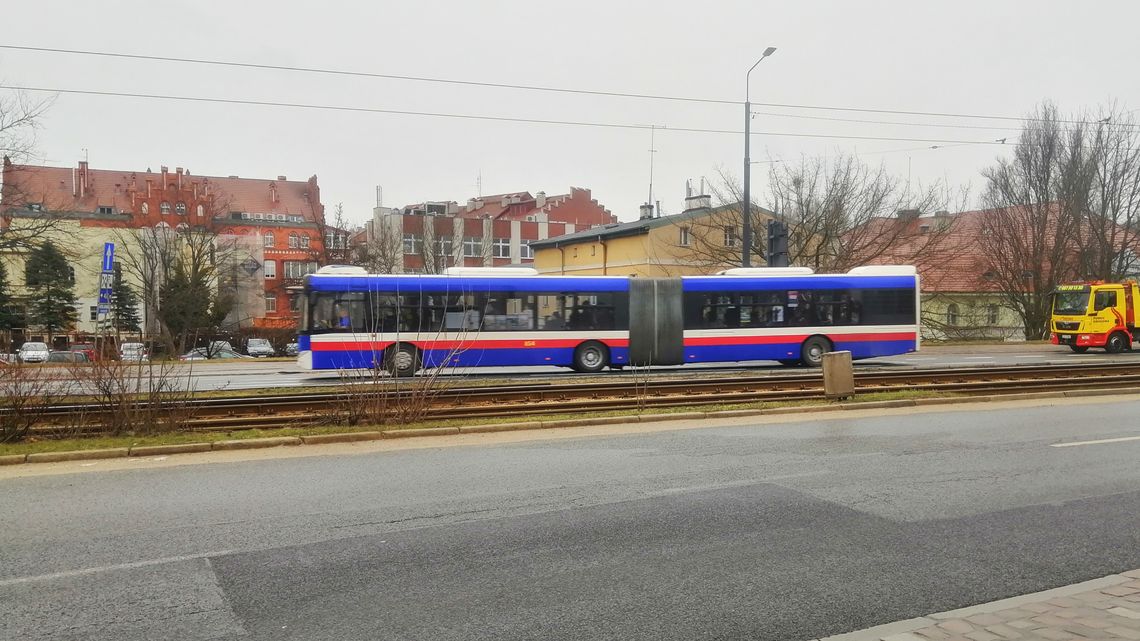 Od dzisiaj zmiany w komunikacji publicznej w związku z przebudową Hutniczej