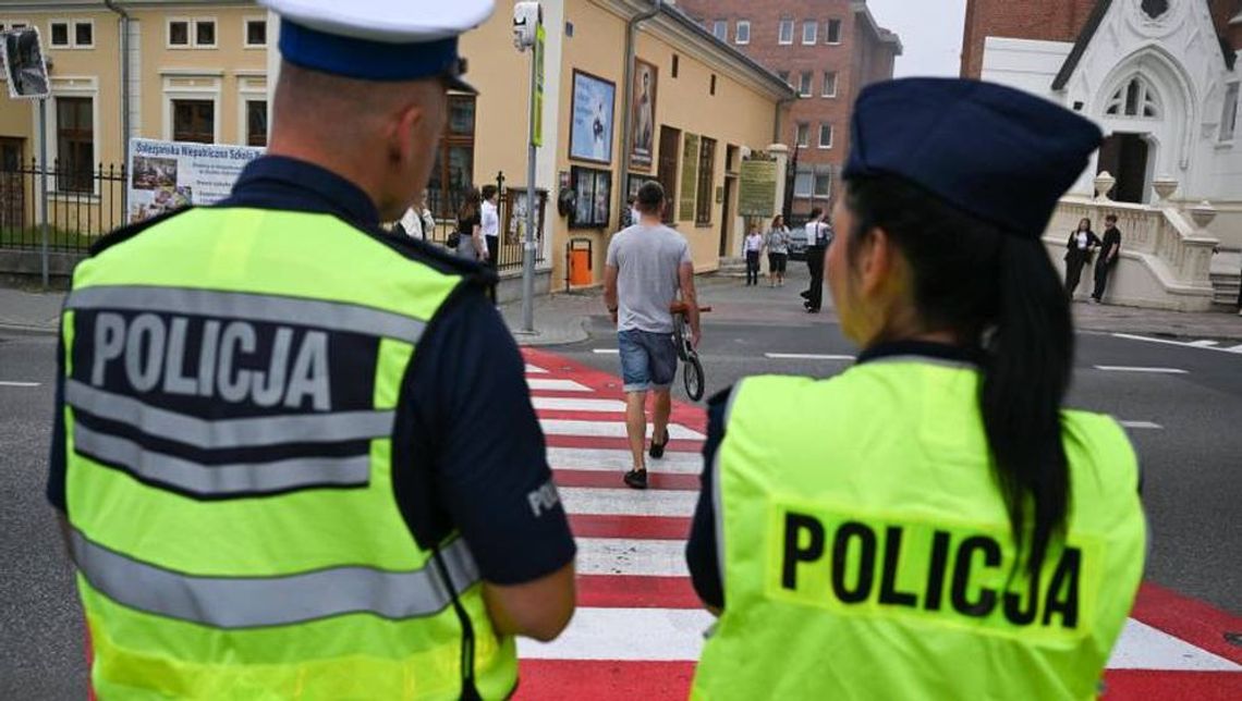 Od wtorku na drogach w rejonie szkół pojawi się więcej policyjnych patroli Od wtorku na drogach w rejonie szkół pojawi się więcej policyjnych patroli