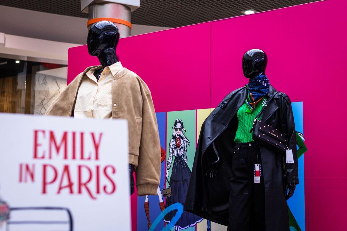 Paryski klimat w sercu Bydgoszczy. Galeria Pomorska zaprasza do świata "Emily w Paryżu"