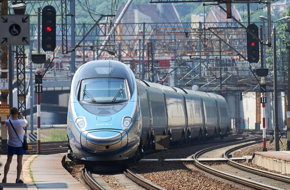 PKP Intercity: Szybsze połączenia, wydłużone kursowanie i nowe trasy po korekcie rozkładu jazdy