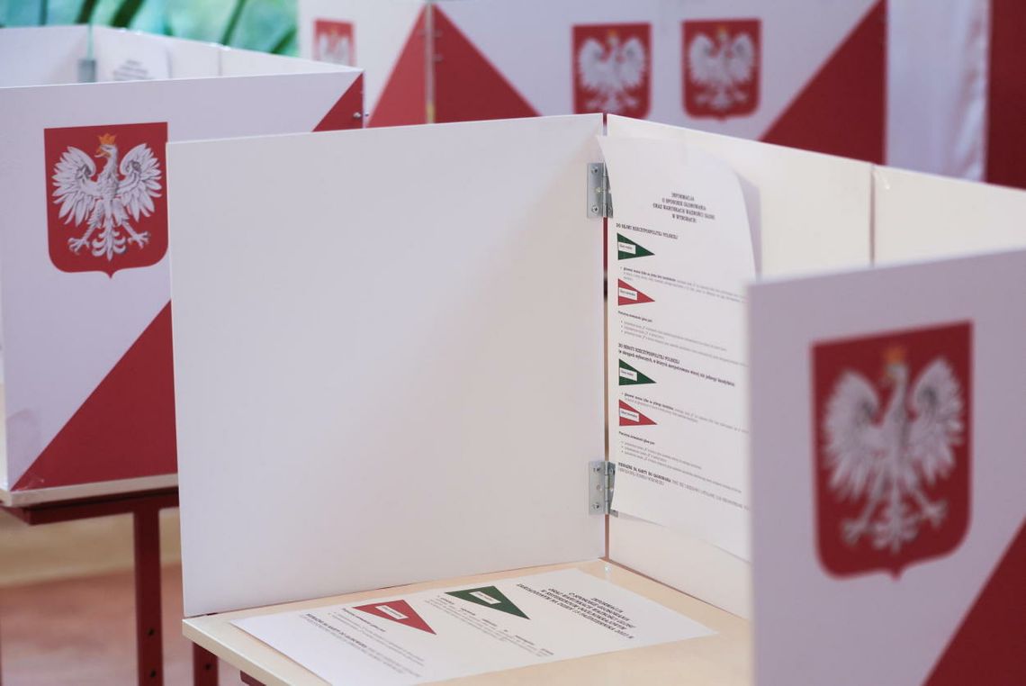 PKW: Frekwencja w wyborach parlamentarnych na godz. 17 wyniosła 57,54 proc.