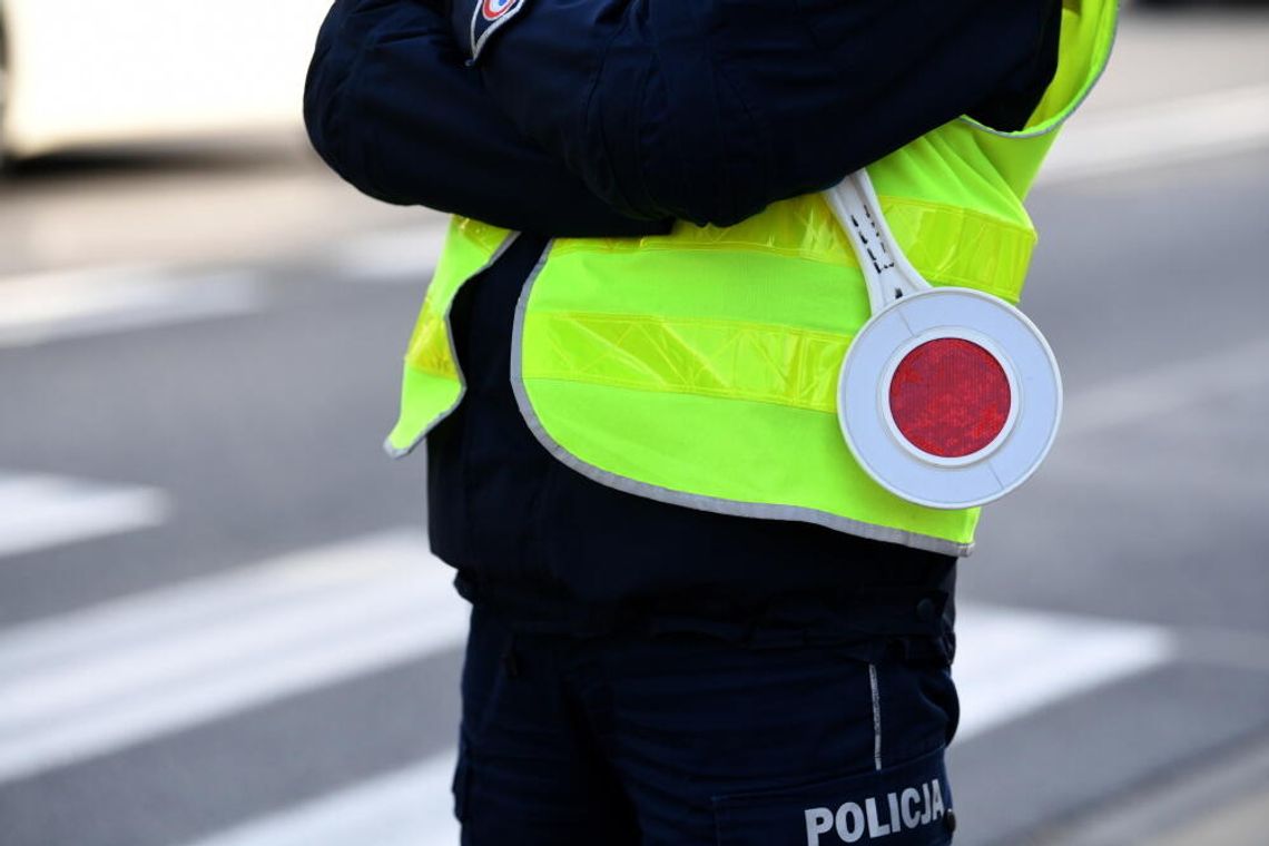 Podczas długiego weekendu na drogach więcej policji. Sprawdzana będzie prędkość i stan trzeźwości kierujących