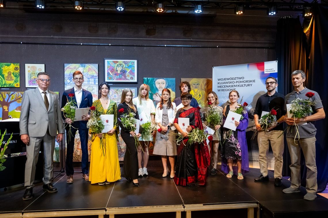 Pomoc dla artystów w rozwijaniu skrzydeł Pomoc dla artystów w rozwijaniu skrzydeł