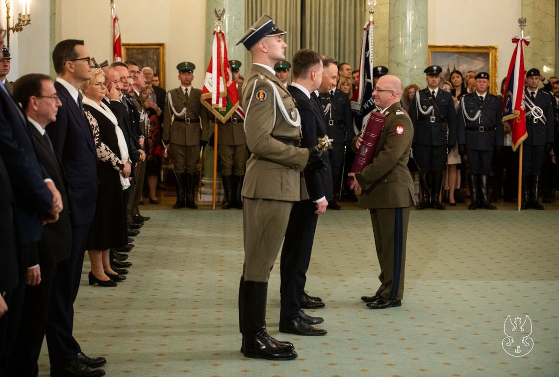 Prezydent RP Andrzej Duda wręczył nominacje generalskie. Wśród mianowanych mieszkaniec Torunia