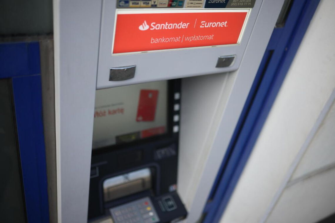 Prokuratura w Bydgoszczy wszczęła śledztwo dot. kradzieży pieniędzy z rachunków w banku Santander