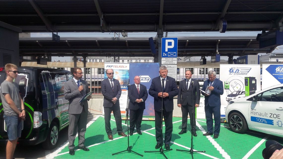 Przy dworcu Bydgoszcz Główna otwarto stację ładowania pojazdów elektrycznych 