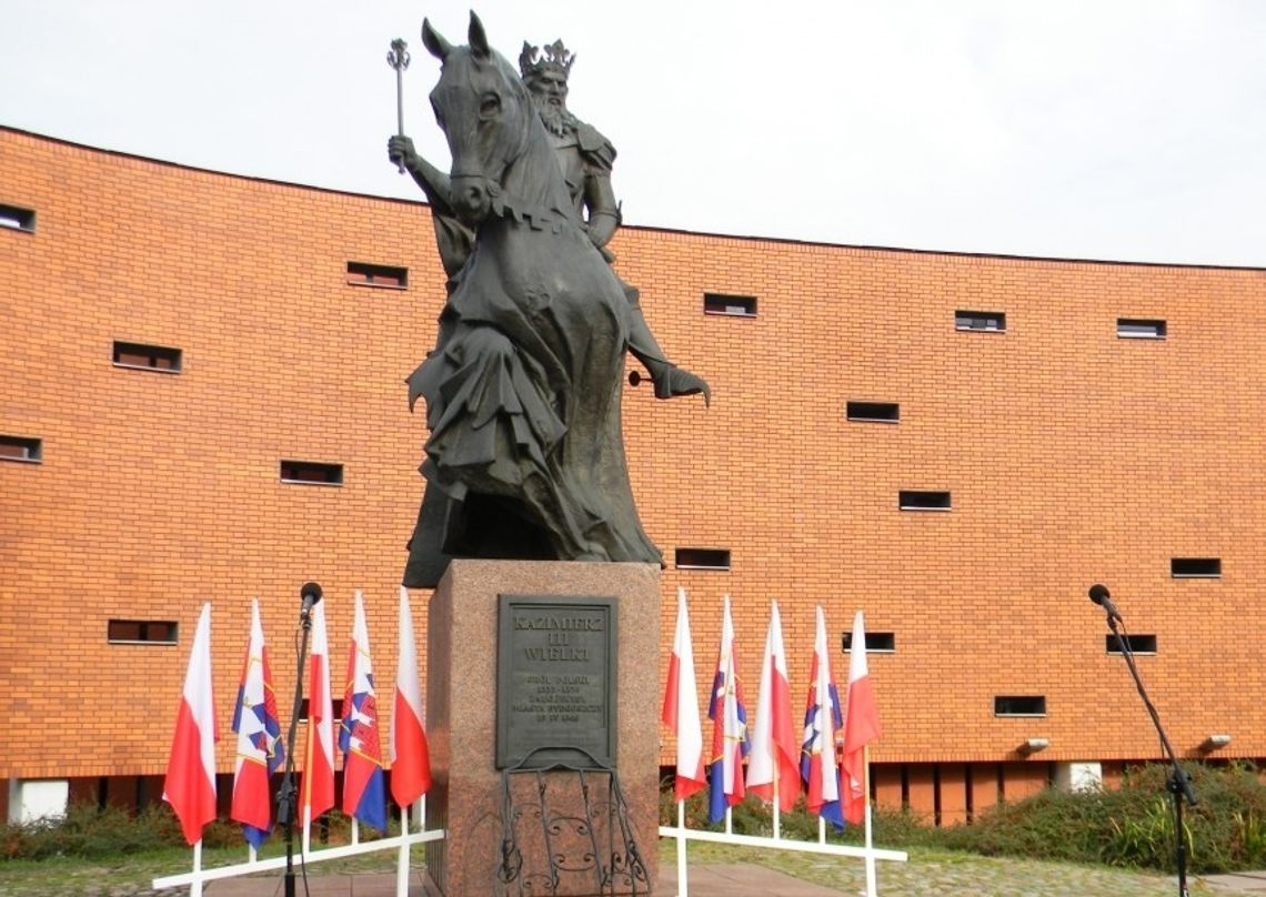 Rada Miasta zadecyduje czy Pomnik Kazimierza Wielkiego trafi na Stary Rynek 