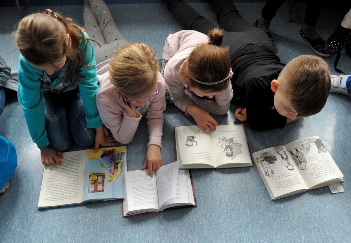 Rusza wypłata wyprawki szkolnej z programu "Dobry start", złożono już ponad 1,3 mln wniosków