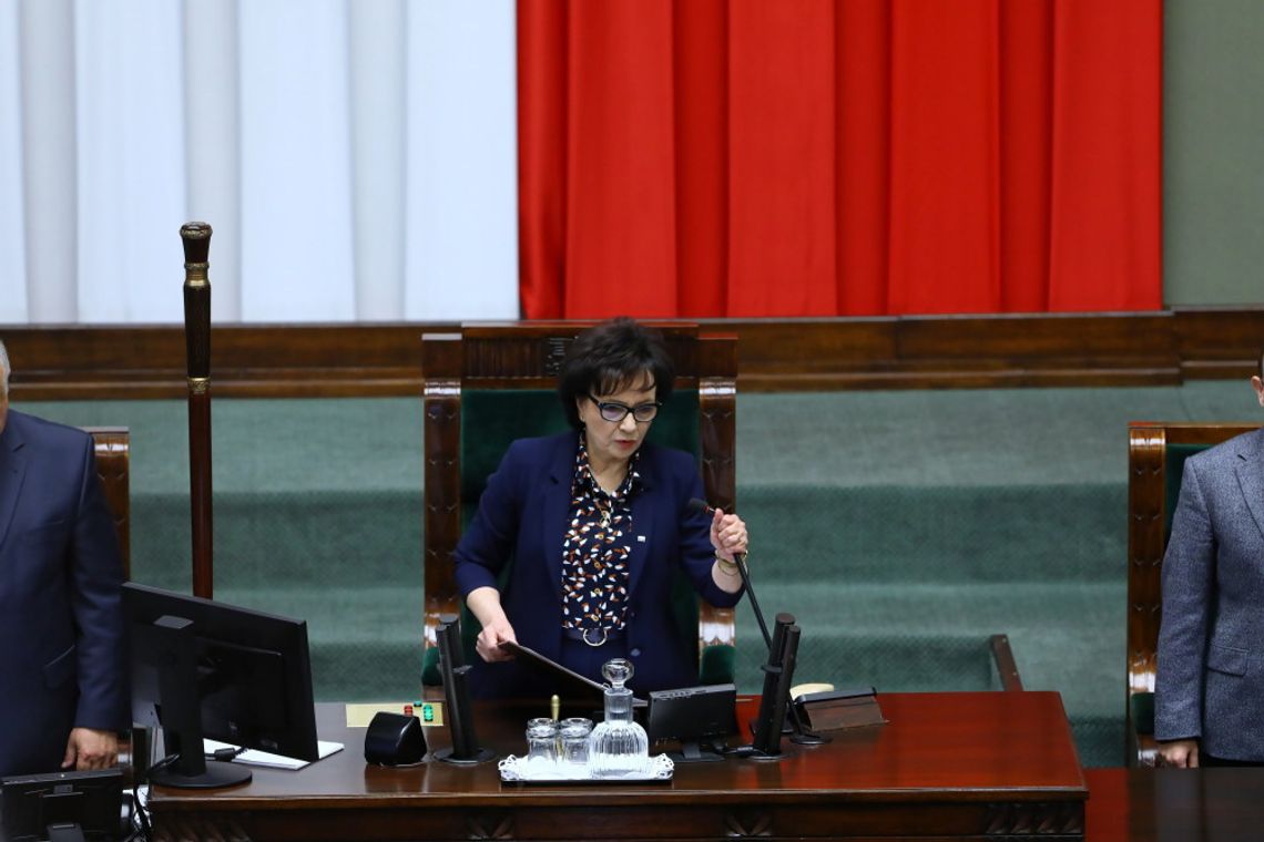 Sejm uchwalił nowelizację ustawy o PIT, która m.in. obniża dolną stawkę PIT z 17 do 12 proc.