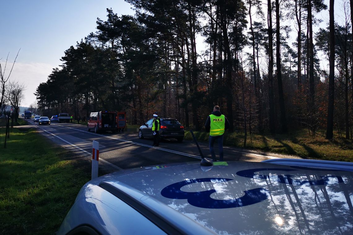 Śmiertelne potrącenie kobiety w regionie. Dwoje dzieci trafiło do szpitala