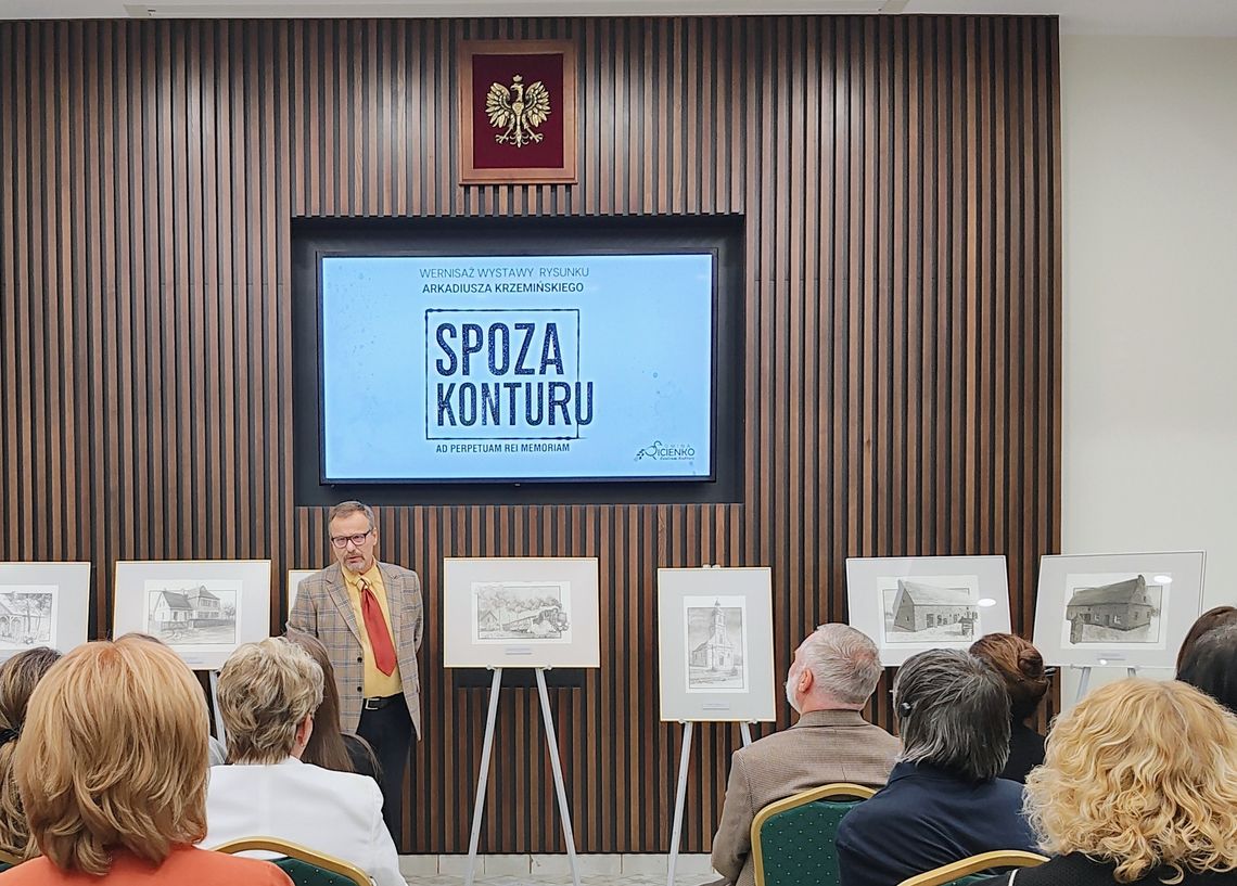 "Spoza konturu" w Pałacu w Sicienku. Rysunki Arkadiusza Krzemińskiego pielęgnują lokalną pamięć [FOTO]