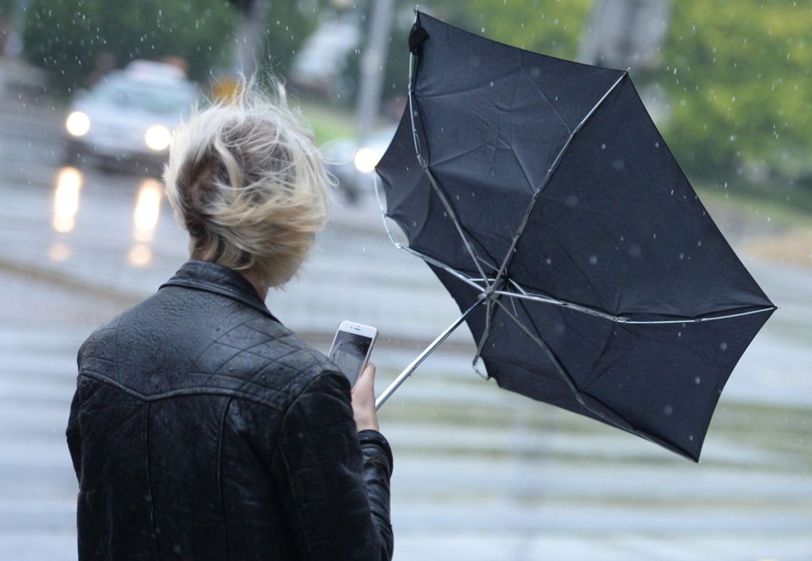 Synoptyk IMGW: Praktycznie w całej Polsce deszcz; lokalnie wystąpią burze i grad