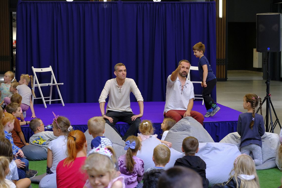 Teatr dla najmłodszych i święto biblioteki w bydgoskim centrum handlowym