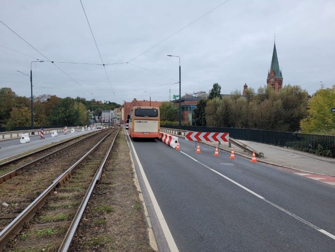 Trwają czasowe ograniczenia na Moście Bernardyńskim