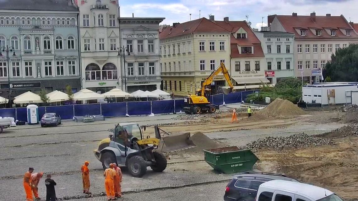 Trwają prace na Starym Rynku. Koszt rewitalizacji wyniesie 14 mln zł