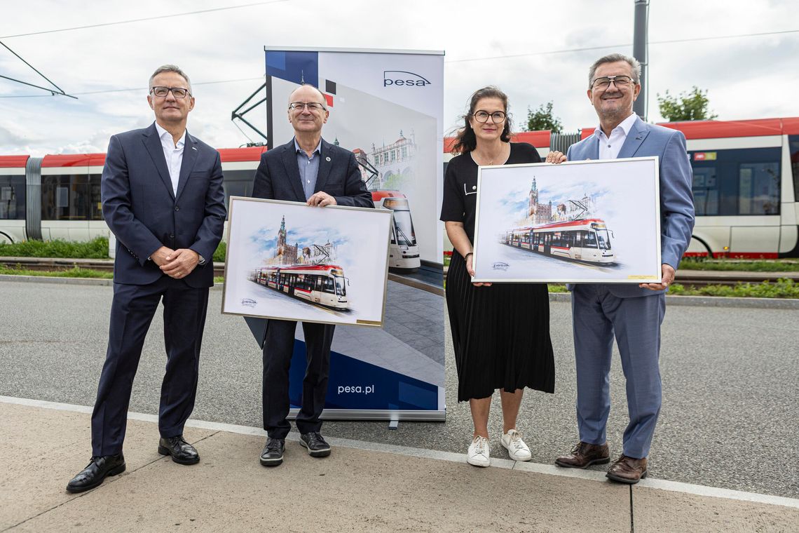 Umowa na najdłuższe tramwaje w Polsce podpisana! Umowa na najdłuższe tramwaje w Polsce podpisana!