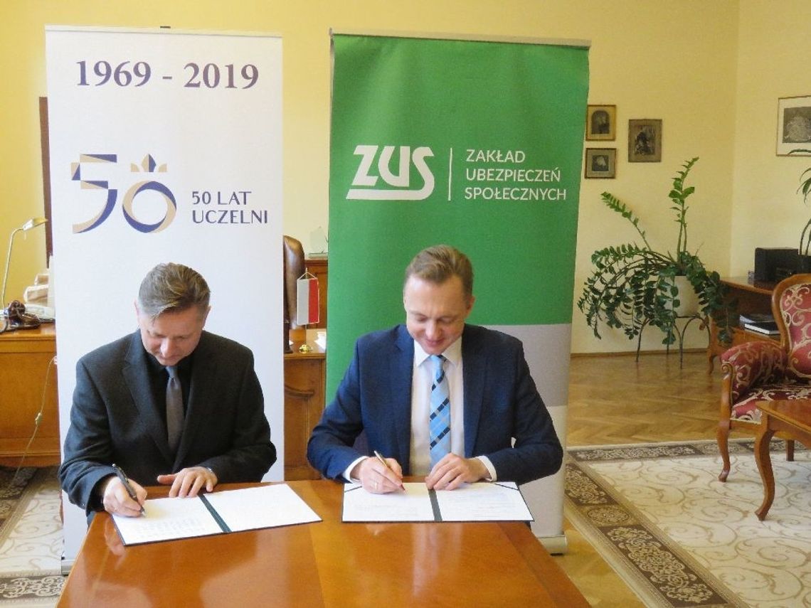 Uniwersytet Kazimierza Wielkiego będzie współpracować z ZUS-em. Podpisano umowę 