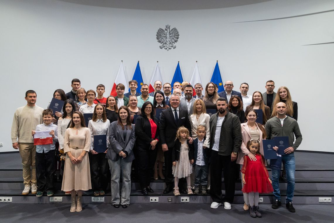 Uroczystość wręczenia decyzji o uznaniu za obywatela polskiego w Bydgoszczy