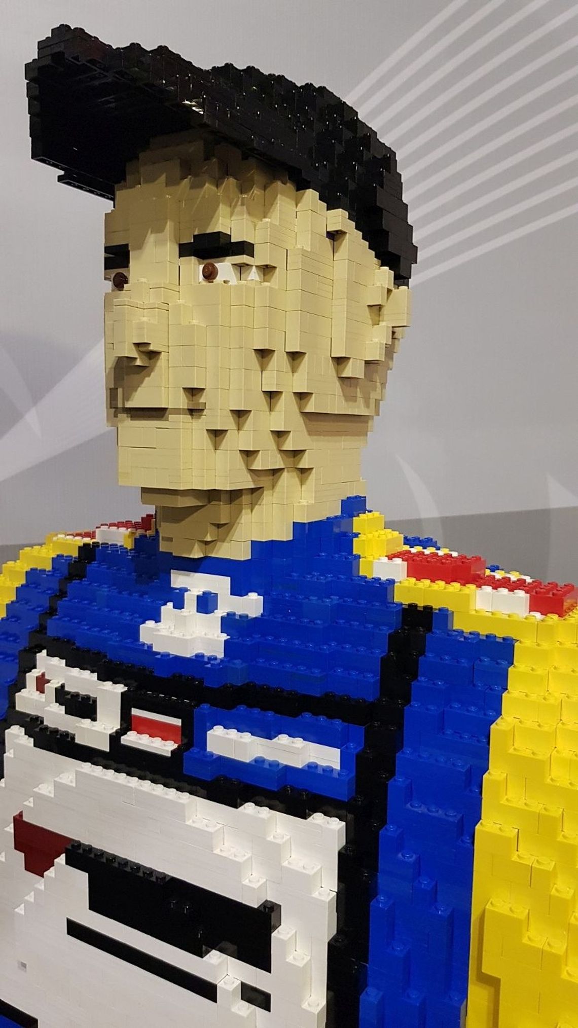 W Bydgoszczy stanie figura Tomasza Golloba stworzona z klocków Lego