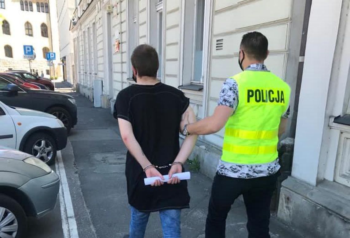 W Bydgoszczy zatrzymano obywatela Ukrainy, członka grupy przestępczej okradającej konta bankowe 