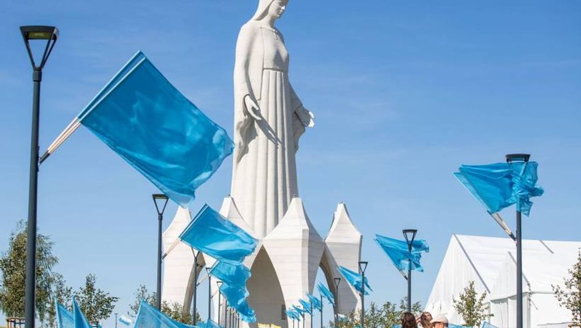 Wielki pomnik Matki Bożej Miłosiernej poświęcono we wsi Konotopie Wielki pomnik Matki Bożej Miłosiernej poświęcono we wsi Konotopie