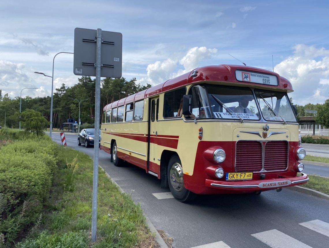 Zabytkowe autobusy i nie tylko. Zmiany komunikacyjne podczas Nocy Muzeów