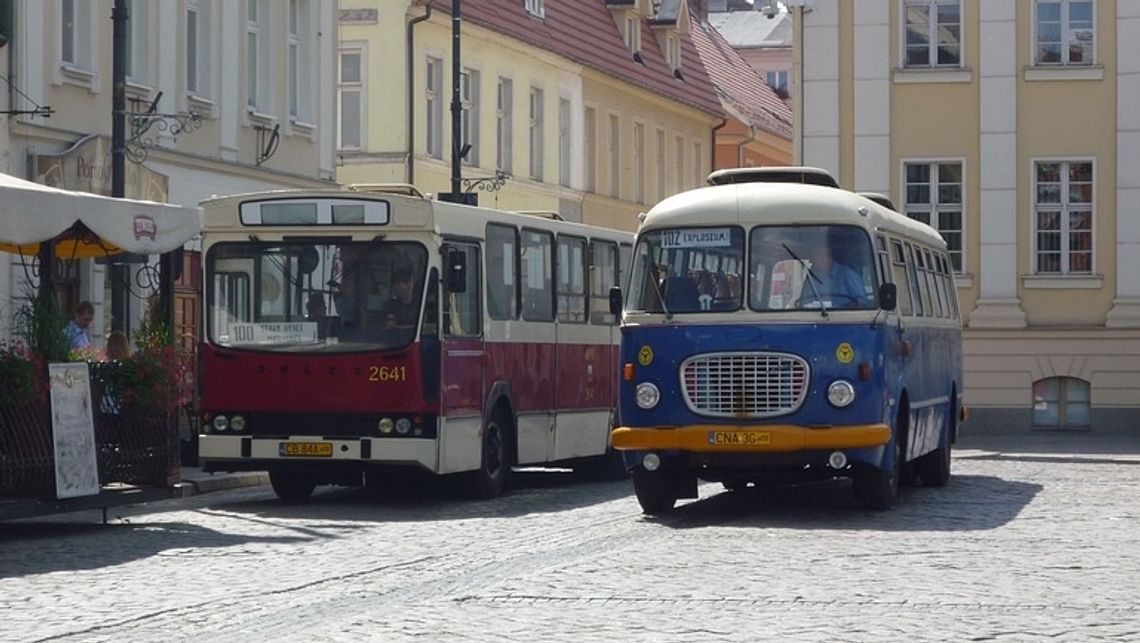 Zabytkowe autobusy i pojazdy przejadą ulicami Bydgoszczy