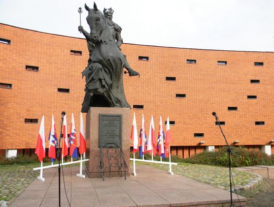 27.10.2016 - 10-lecie odsłonięcia Pomnika Króla Kazimierza Wielkiego 